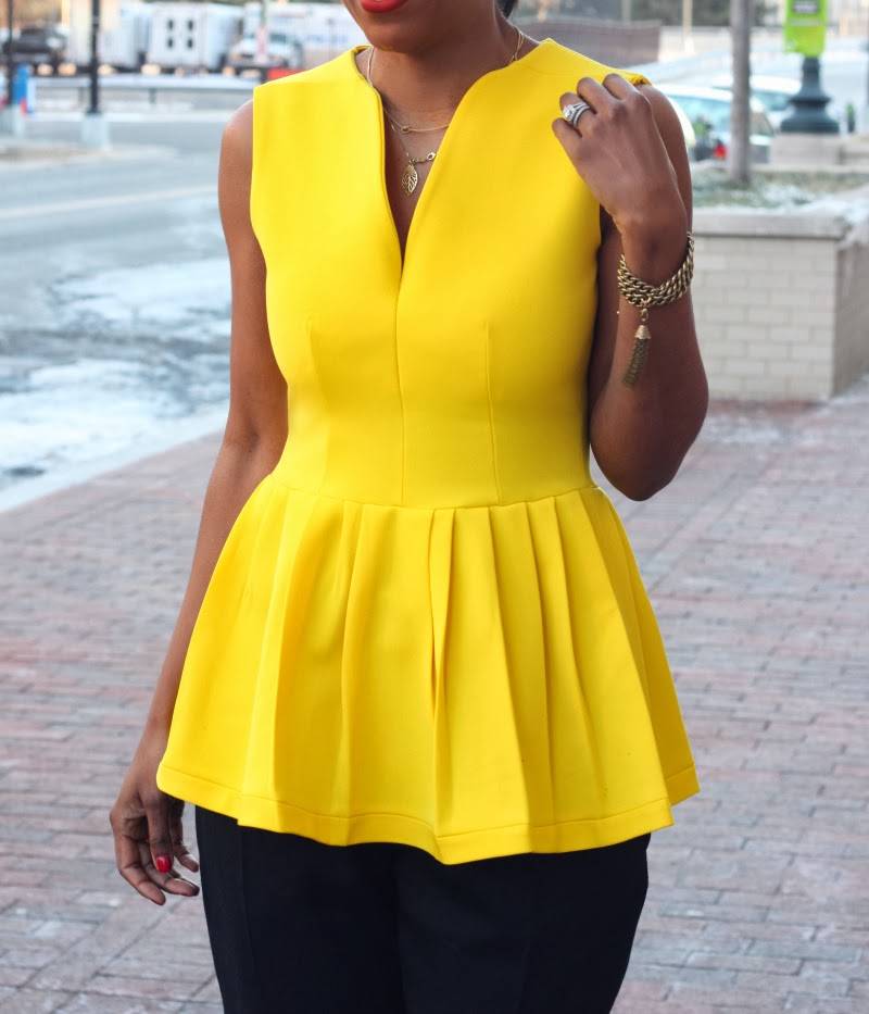 Блузка с баской складками