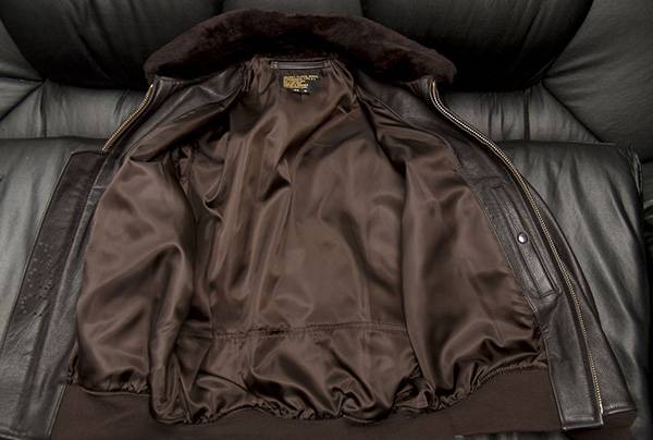 Как правильно постирать куртку из кожзама в домашних условиях?